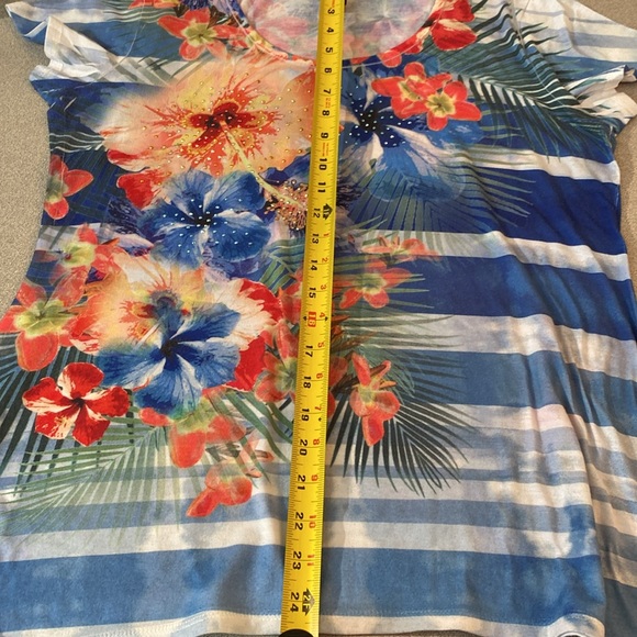 Joei & i - Womens embellished floral top. Size L - Picture 5 of 6